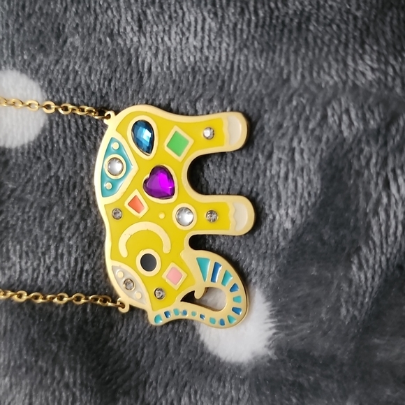 STAINLESS STEEL LUCK ELEPHANT NECKLACE - Picture 4 of 4